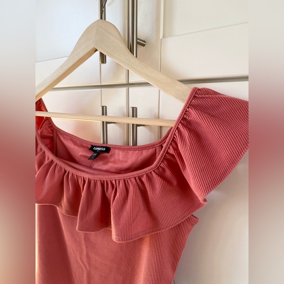NWT Express Ribbed Off Shoulder Ruffle Bodysuit - Picture 2 of 5